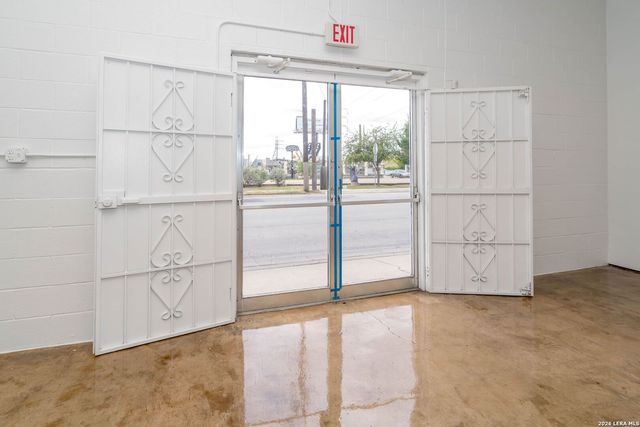 1020 Roosevelt, San Antonio, TX 78210