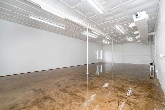 1020 Roosevelt, San Antonio, TX 78210