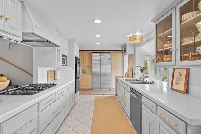 11009 Dutton Drive, La Mesa, CA 91941