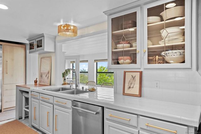 11009 Dutton Drive, La Mesa, CA 91941