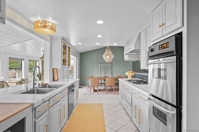11009 Dutton Drive, La Mesa, CA 91941