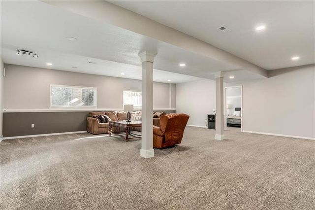 6302 W 133rd Terrace, Overland Park, KS 66209