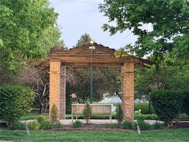 6302 W 133rd Terrace, Overland Park, KS 66209