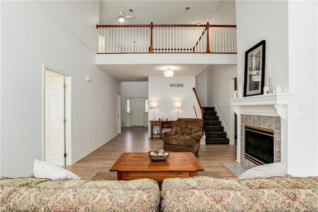 6302 W 133rd Terrace, Overland Park, KS 66209