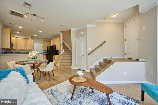 7166 LITTLE THAMES DR, Gainesville, VA 20155