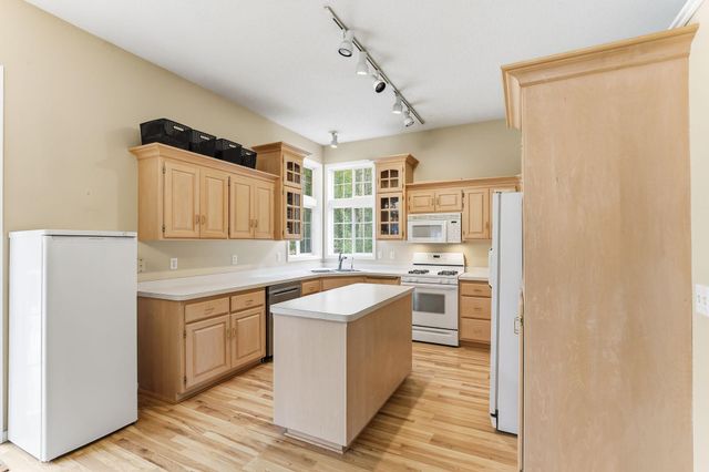 2131 Viking Boulevard NW, Oak Grove, MN 55011