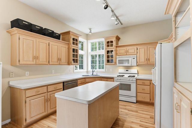 2131 Viking Boulevard NW, Oak Grove, MN 55011