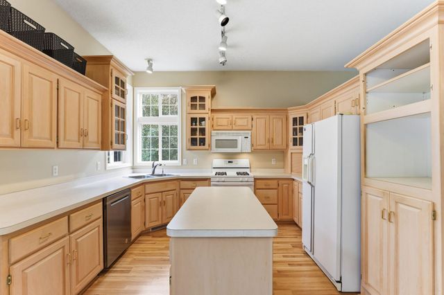 2131 Viking Boulevard NW, Oak Grove, MN 55011