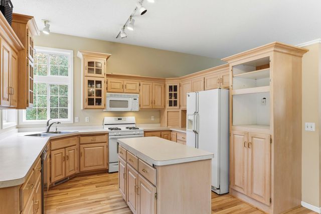 2131 Viking Boulevard NW, Oak Grove, MN 55011