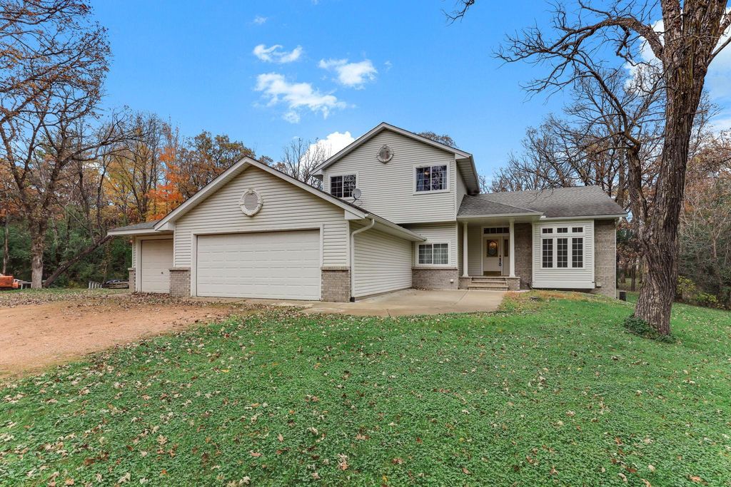 2131 Viking Boulevard NW, Oak Grove, MN 55011
