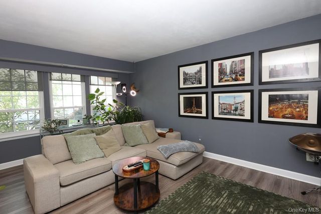 107 Whalers Cove, Babylon, NY 11702