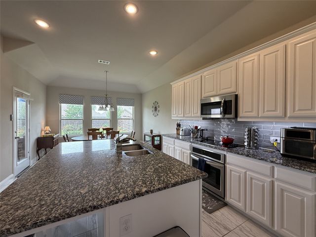 137 Constitution Drive, Joshua, TX 76058