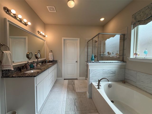 137 Constitution Drive, Joshua, TX 76058