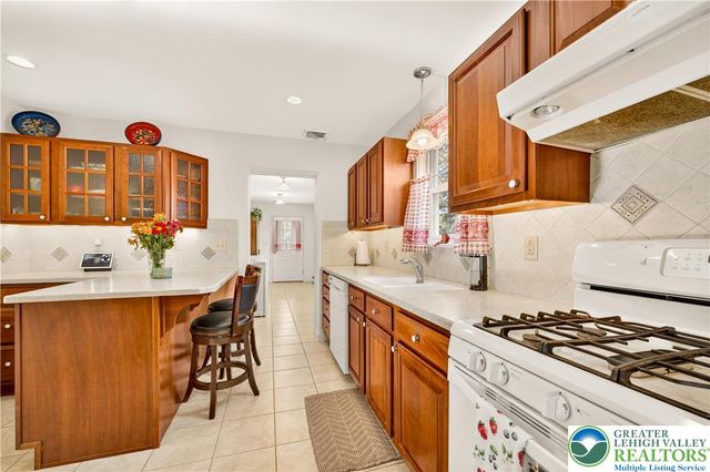 624 Delaware Avenue, Hellertown Boro, PA 18055