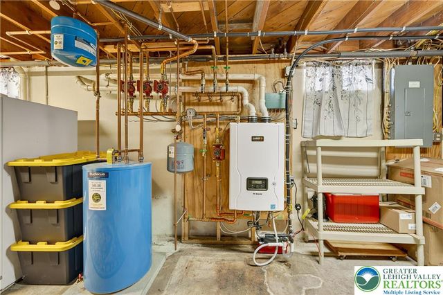 624 Delaware Avenue, Hellertown Boro, PA 18055