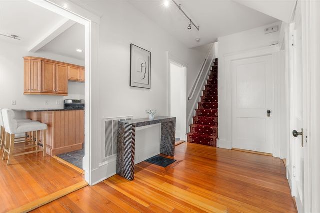 2065 Commonwealth Avenue 2065, Newton, MA 02466