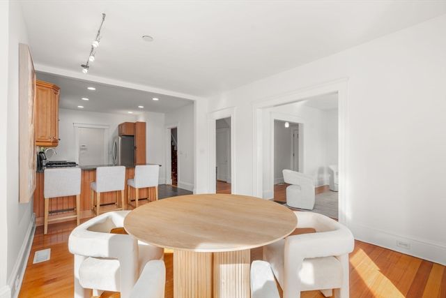 2065 Commonwealth Avenue 2065, Newton, MA 02466