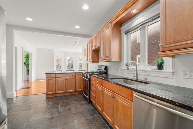 2065 Commonwealth Avenue 2065, Newton, MA 02466