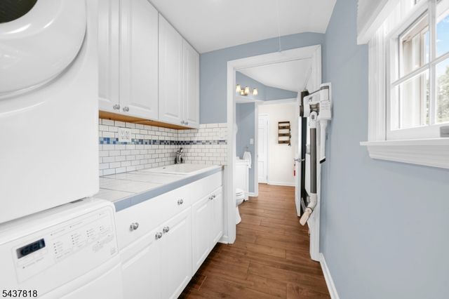 104 Howell Dr, Branchburg Twp., NJ 08876