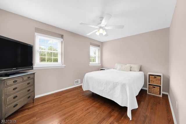 104 Howell Dr, Branchburg Twp., NJ 08876