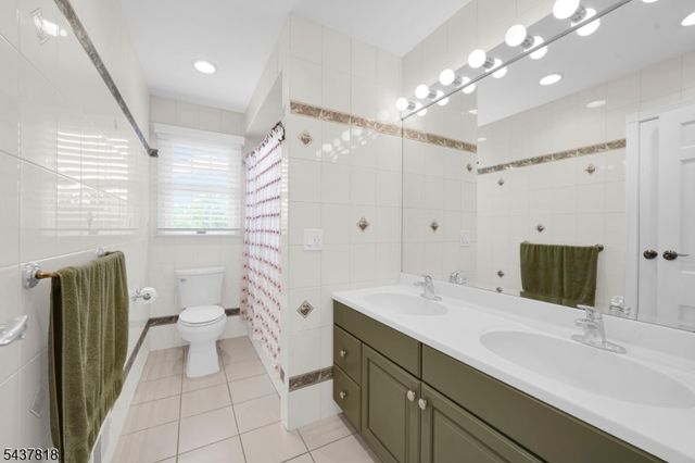 104 Howell Dr, Branchburg Twp., NJ 08876