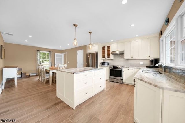 104 Howell Dr, Branchburg Twp., NJ 08876