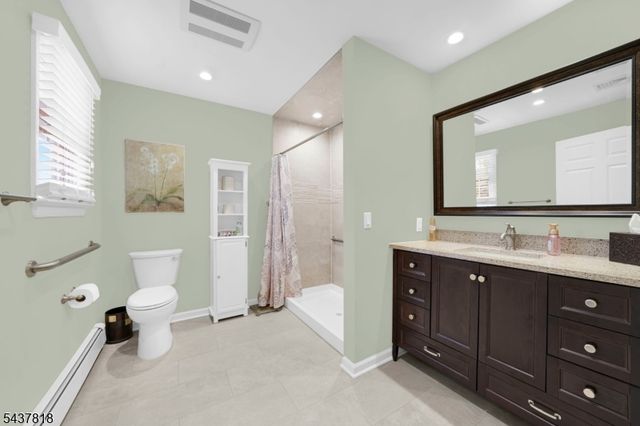 104 Howell Dr, Branchburg Twp., NJ 08876