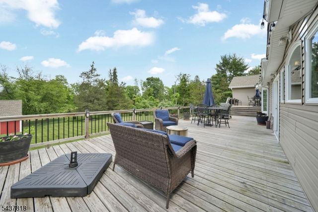 104 Howell Dr, Branchburg Twp., NJ 08876