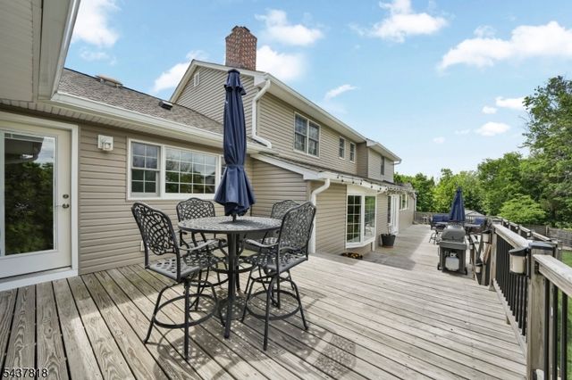 104 Howell Dr, Branchburg Twp., NJ 08876