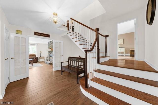 104 Howell Dr, Branchburg Twp., NJ 08876