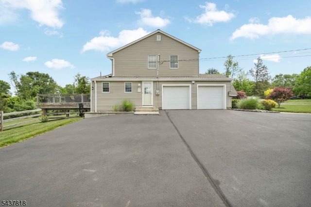 104 Howell Dr, Branchburg Twp., NJ 08876