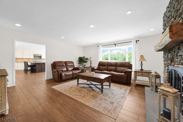 104 Howell Dr, Branchburg Twp., NJ 08876