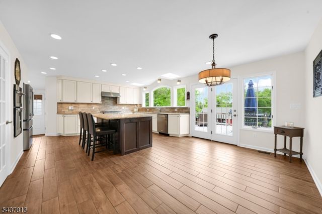 104 Howell Dr, Branchburg Twp., NJ 08876