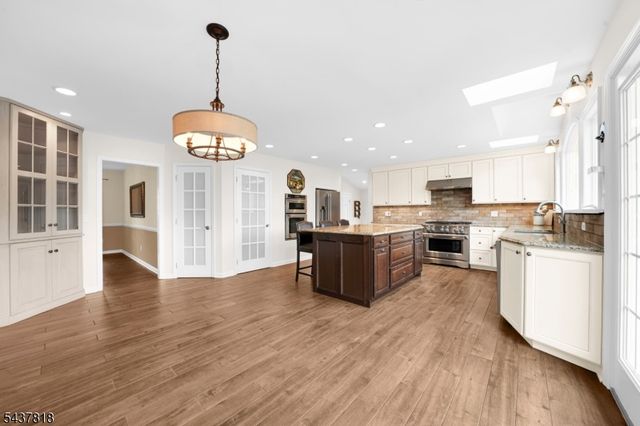 104 Howell Dr, Branchburg Twp., NJ 08876
