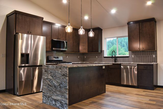 152 Danny Lane, Moyie Springs, ID 83845