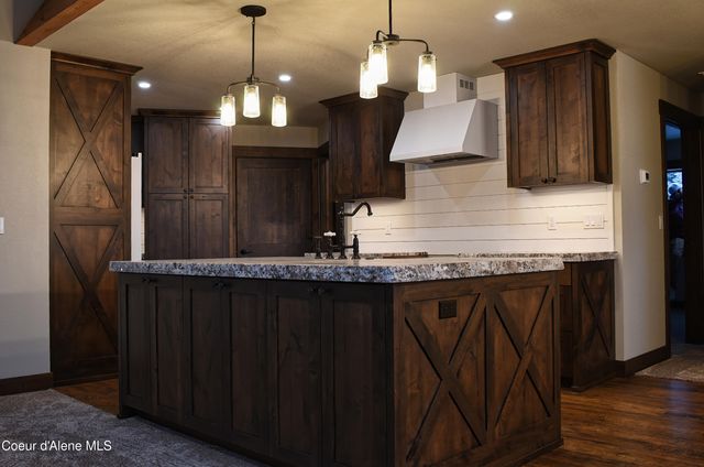 152 Danny Lane, Moyie Springs, ID 83845