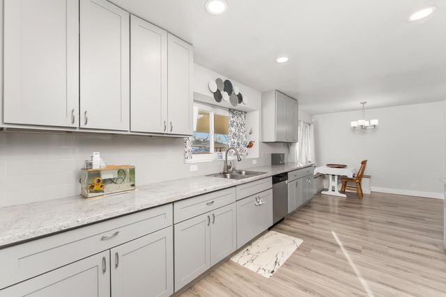 7125 Calvin Dr, Citrus Heights, CA 95621