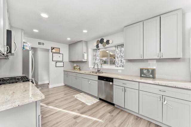 7125 Calvin Dr, Citrus Heights, CA 95621