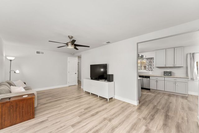 7125 Calvin Dr, Citrus Heights, CA 95621