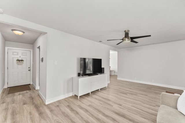 7125 Calvin Dr, Citrus Heights, CA 95621