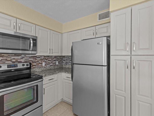 13839 FAIRWAY ISLAND DRIVE 1111, Orlando, FL 32837