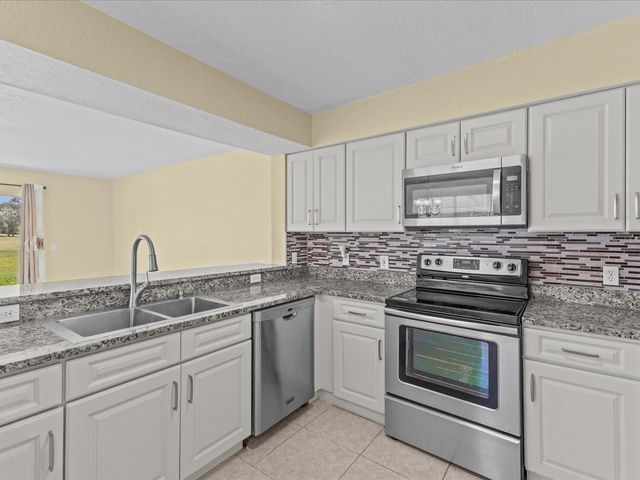 13839 FAIRWAY ISLAND DRIVE 1111, Orlando, FL 32837