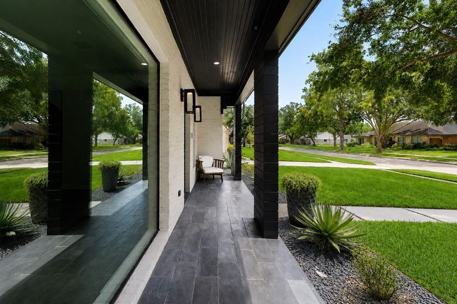 5934 Dumfries Drive Drive, Houston, TX 77096