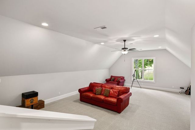 5111 SE Tater Peeler Rd, Lebanon, TN 37090