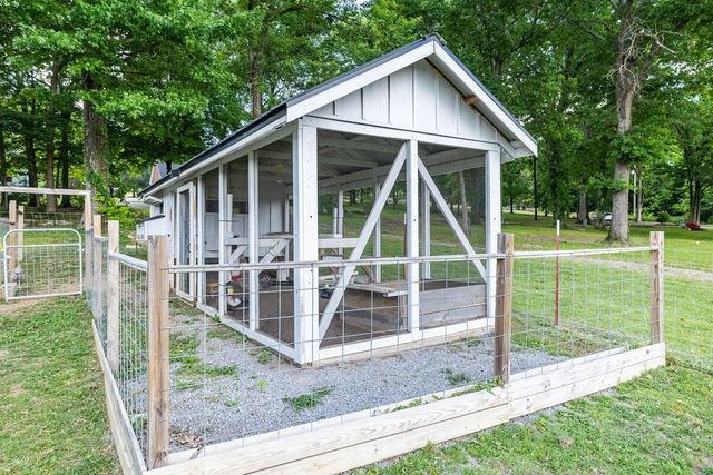 5111 SE Tater Peeler Rd, Lebanon, TN 37090