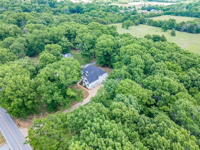 5111 SE Tater Peeler Rd, Lebanon, TN 37090