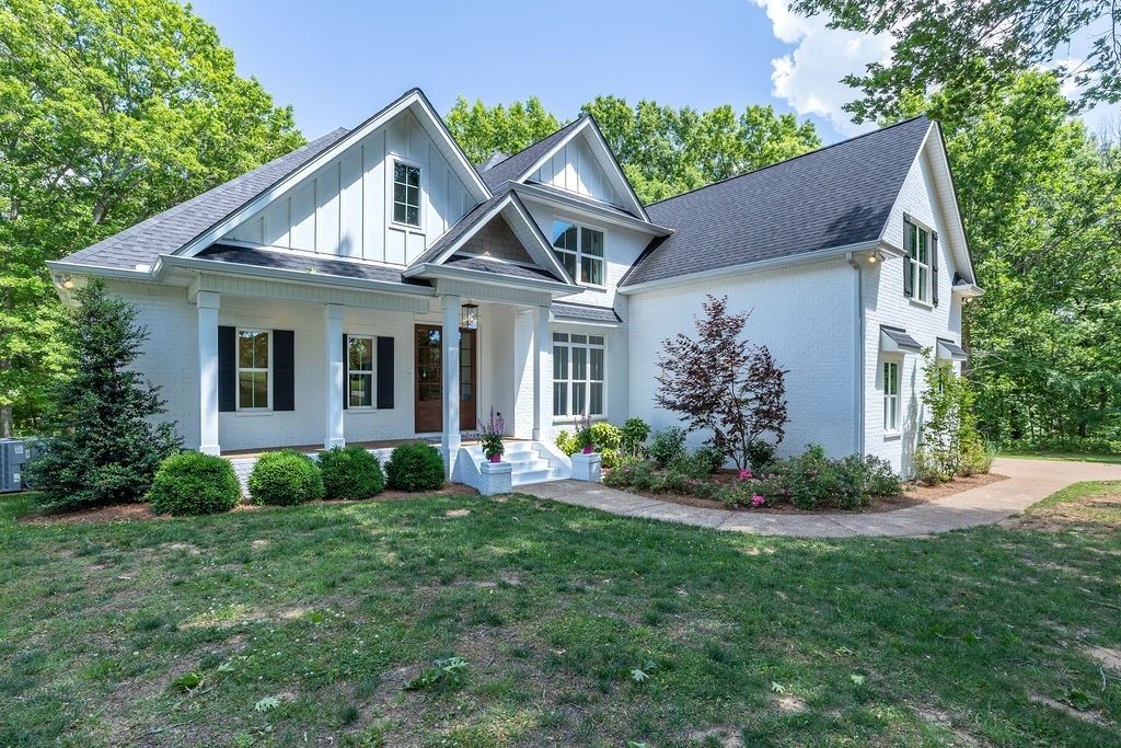 5111 SE Tater Peeler Rd, Lebanon, TN 37090