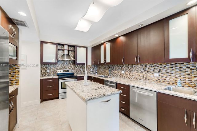 9801 Collins Ave 5S, Bal Harbour, FL 33154