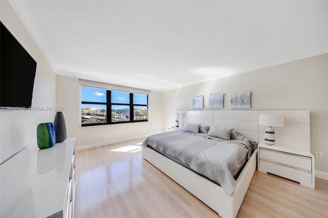 9801 Collins Ave 5S, Bal Harbour, FL 33154