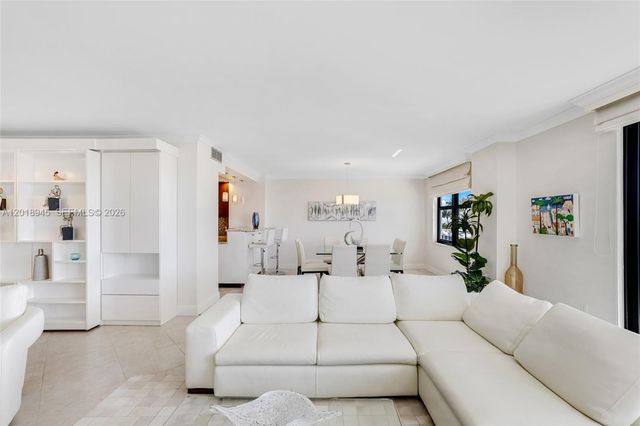 9801 Collins Ave 5S, Bal Harbour, FL 33154